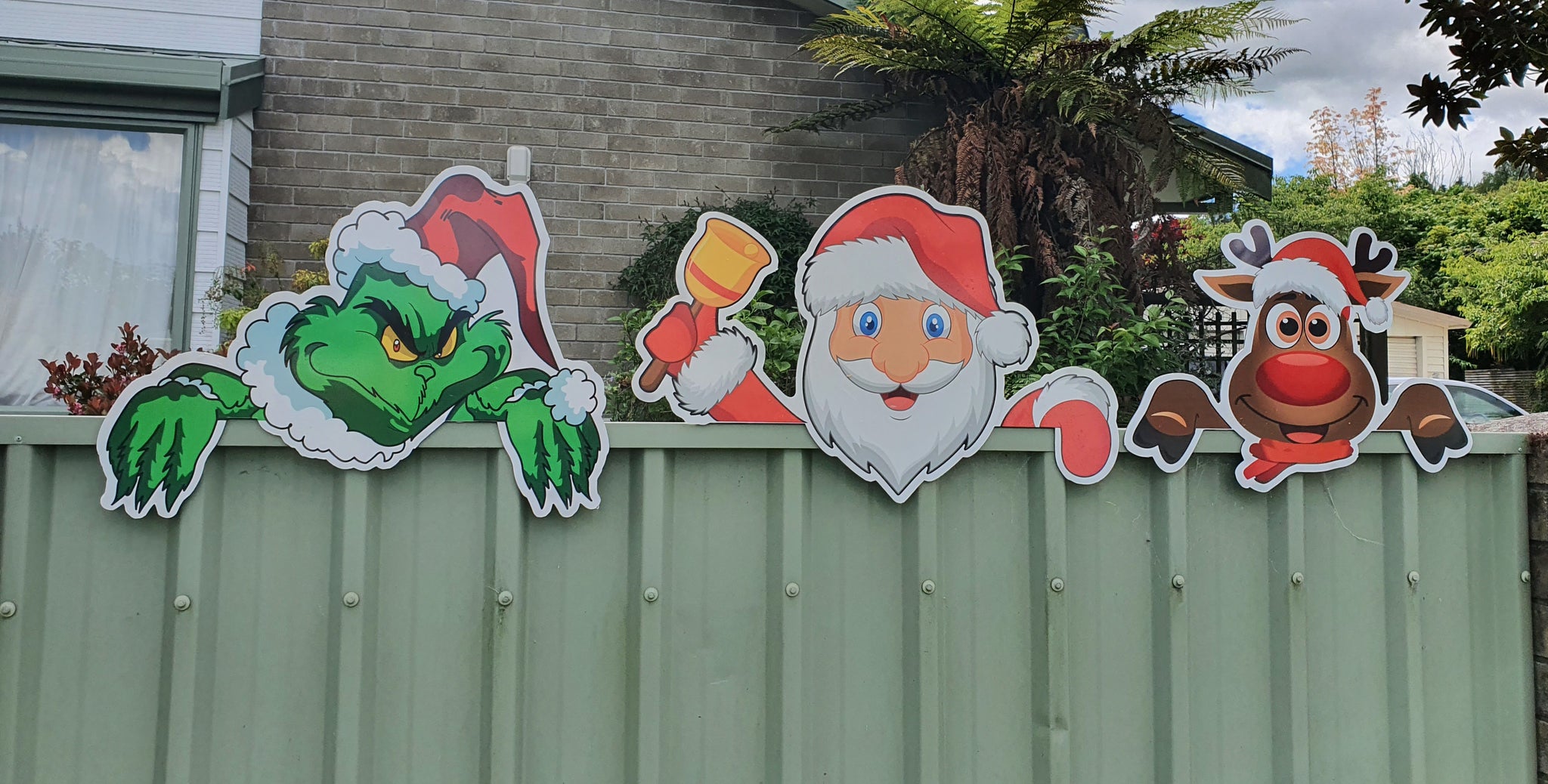 Christmas Fence Peeker Yard Garden Decoration Santa Claus Reindeer Grinch  Gift – Mocitos